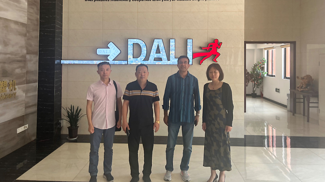 Changzhou Dali Plastics Machinery Co., Ltd ligne de production du fabricant